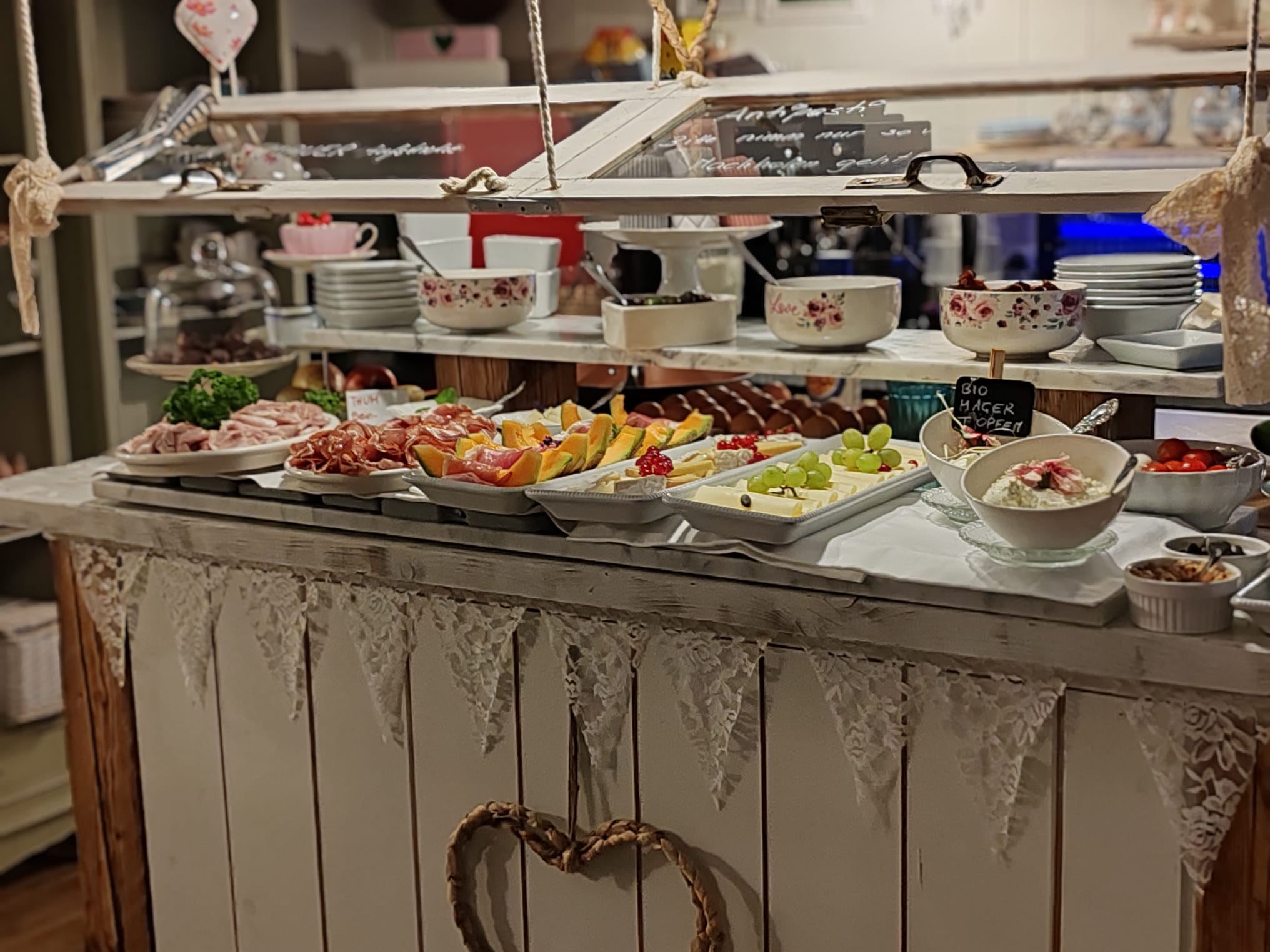 Selbstbedientes frühstückserlebnis Oleander Heuriger